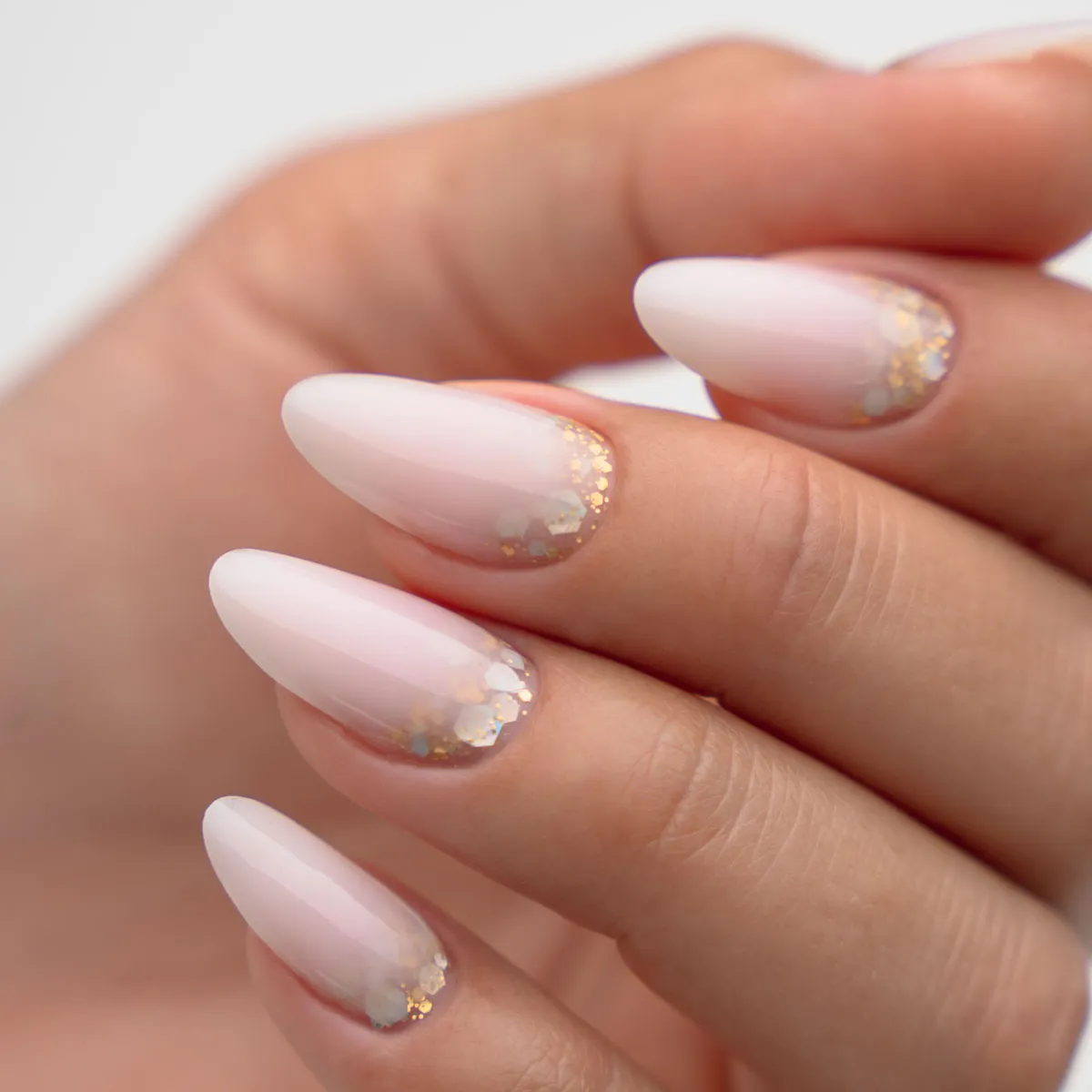 nails golden